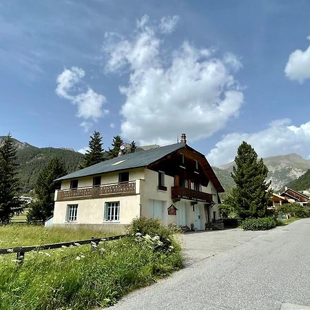 Gite Montagne 1 A 25 Places "Chalet Coste Belle" Ceillac Exterior foto