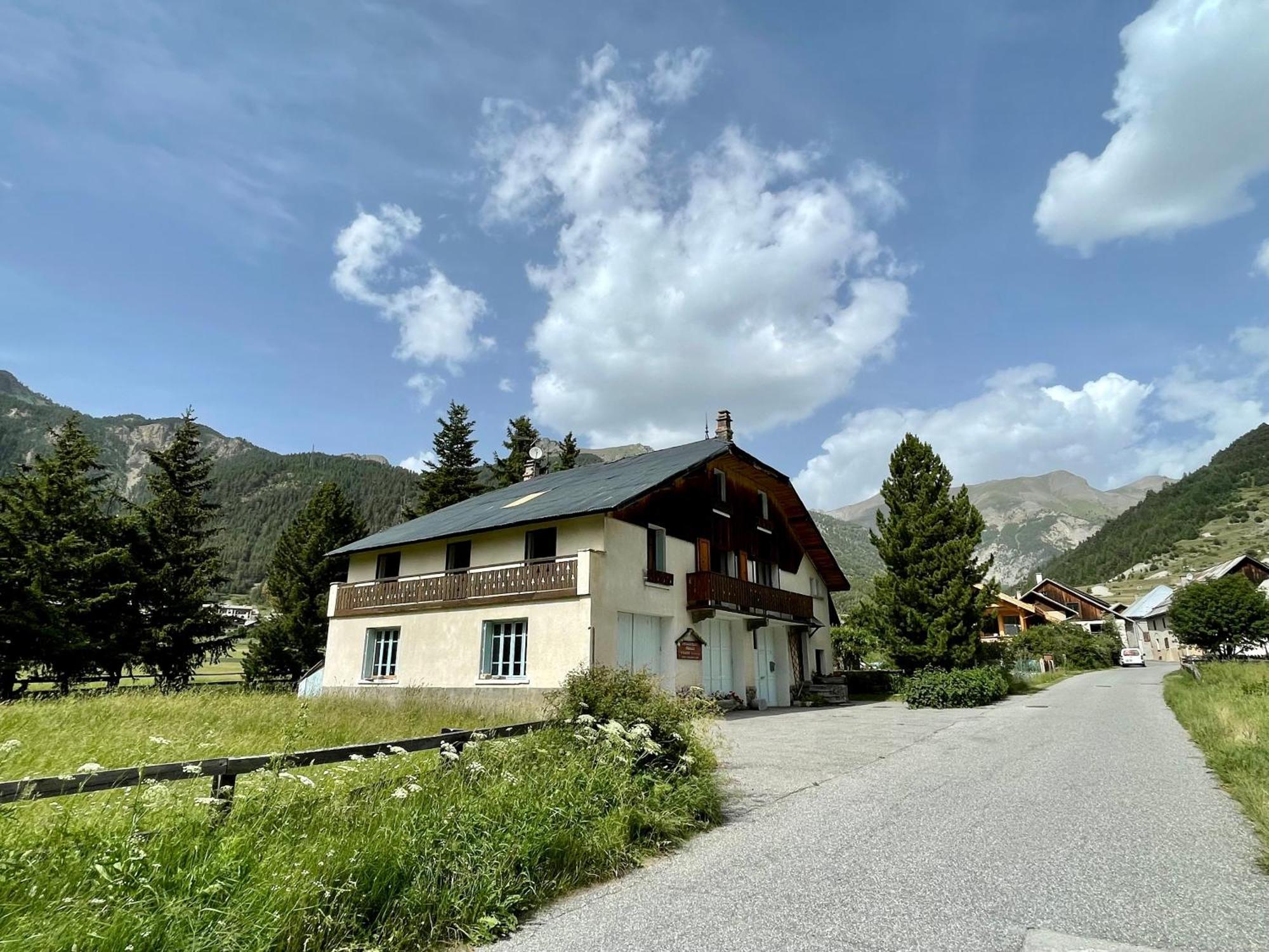 Gite Montagne 1 A 25 Places "Chalet Coste Belle" Ceillac Exterior foto